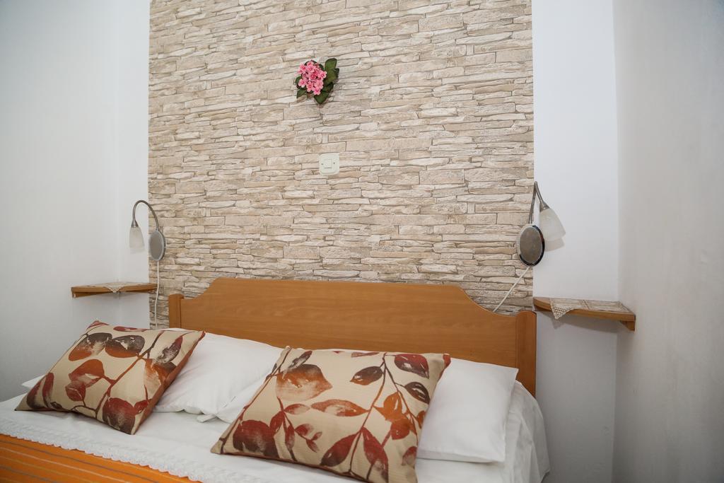 Apartments Dragica มิลนา ภายนอก รูปภาพ