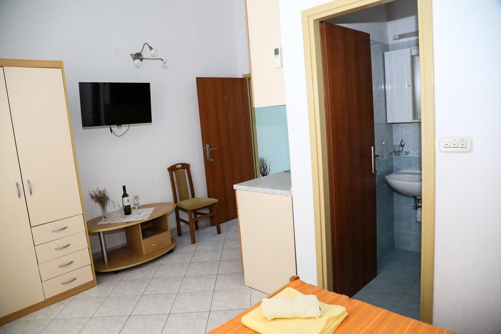 Apartments Dragica มิลนา ภายนอก รูปภาพ