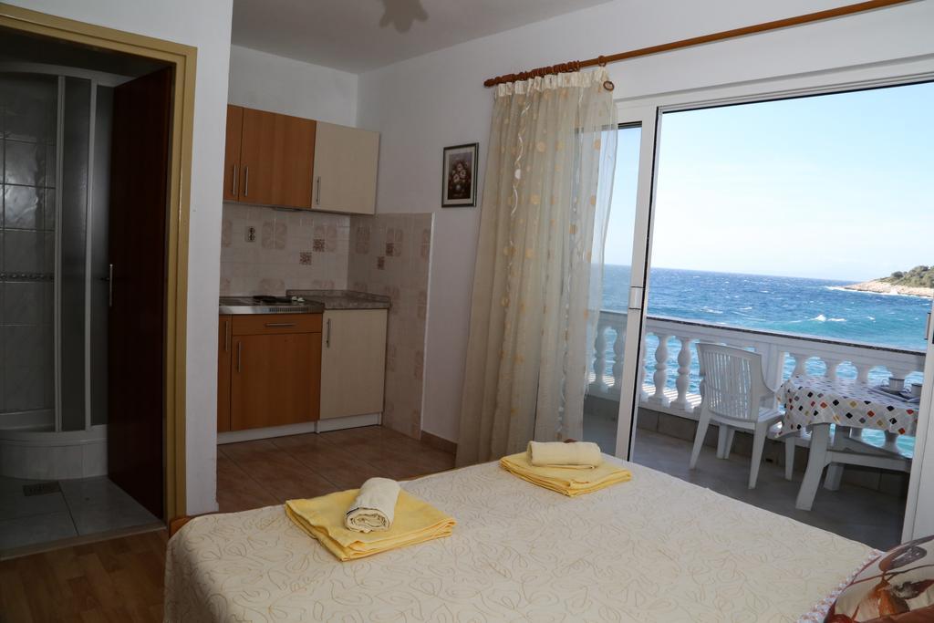 Apartments Dragica มิลนา ภายนอก รูปภาพ