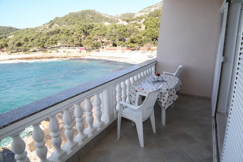 Apartments Dragica มิลนา ภายนอก รูปภาพ