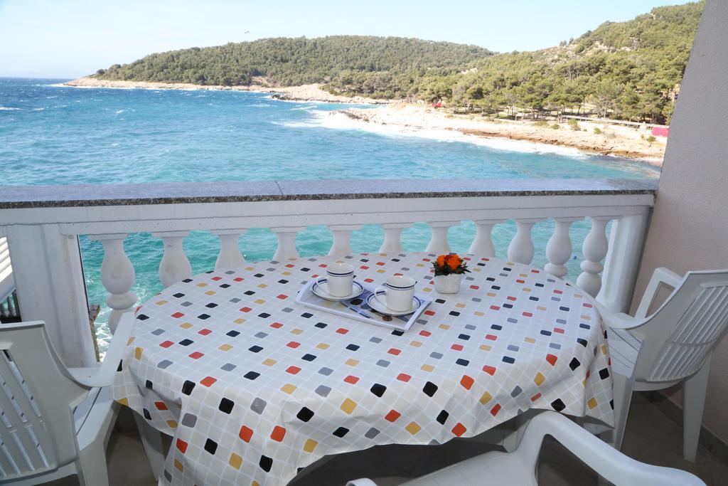 Apartments Dragica มิลนา ภายนอก รูปภาพ